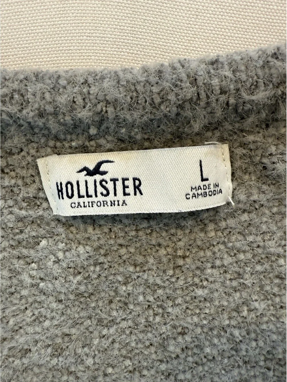 Hollister Gray Knit V-Neck Long Sleeve Pullover Sweater Logo Size L
